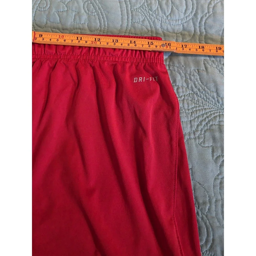 Nike Dri-Fit Shorts‎ Boys XL Red Dri-Fit  Polyester 9.5 Inseam Basketball Shorts